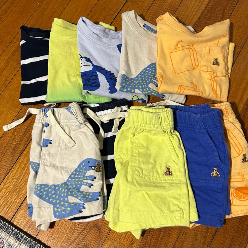 Baby GAP Colorful Toddler Clothing Set - T shirt and shorts